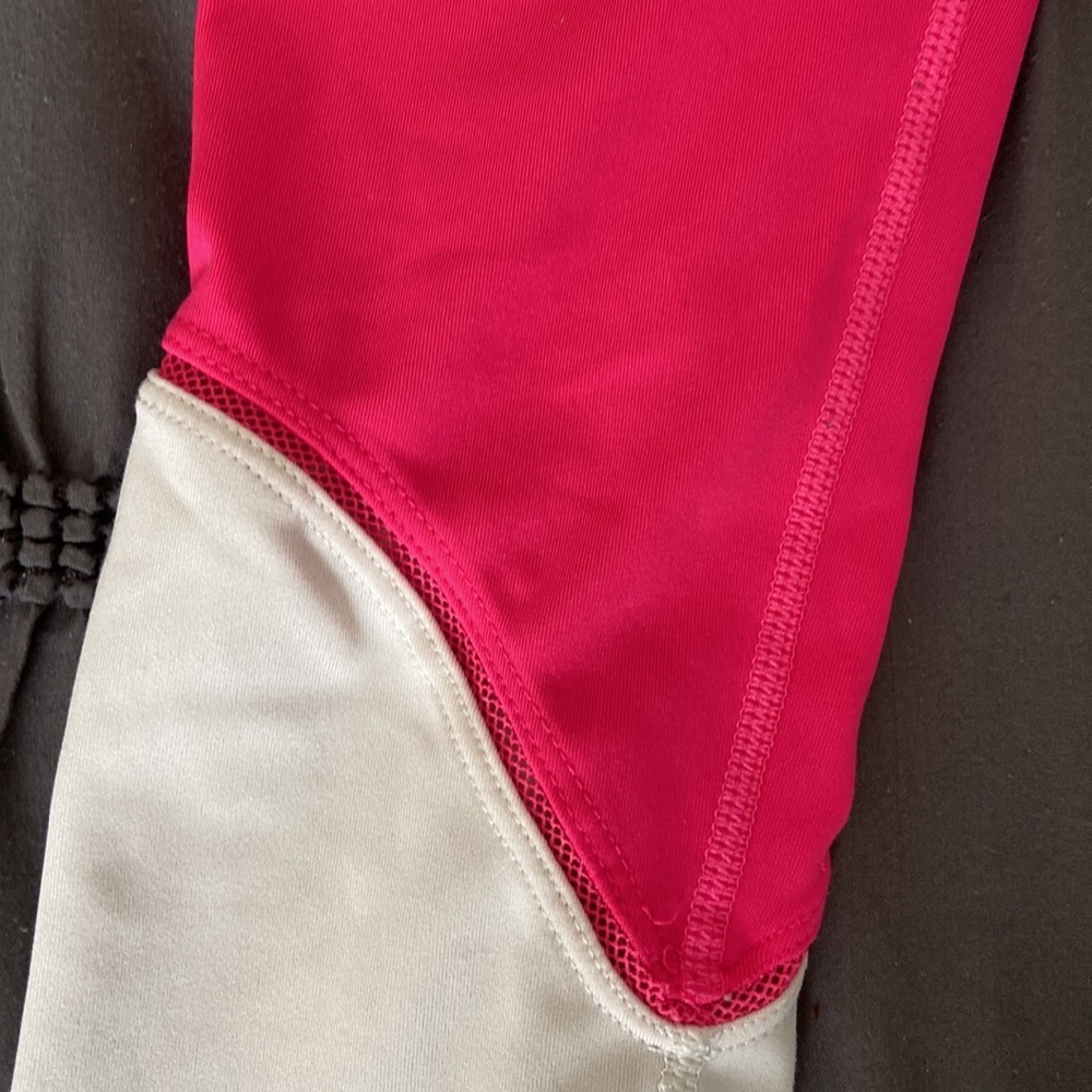 Kate Spade leggings in grey, hot pink, white - Picture 3 of 5